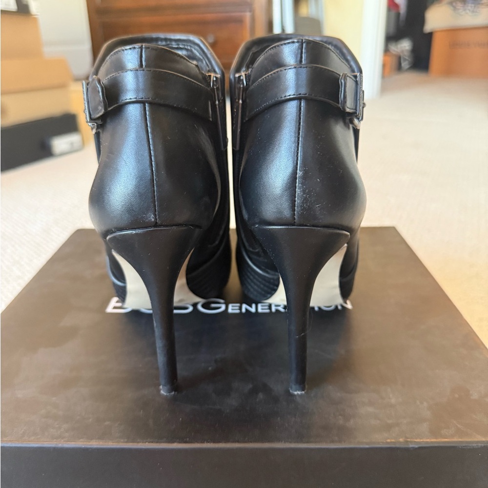 BCBGeneration Black Quilted Pointed Toe Stiletto … - image 4